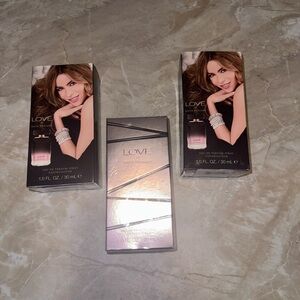 Love by Sofia Vergara 1.0 FL OZ EDP for Women (READ)
One box included! One!